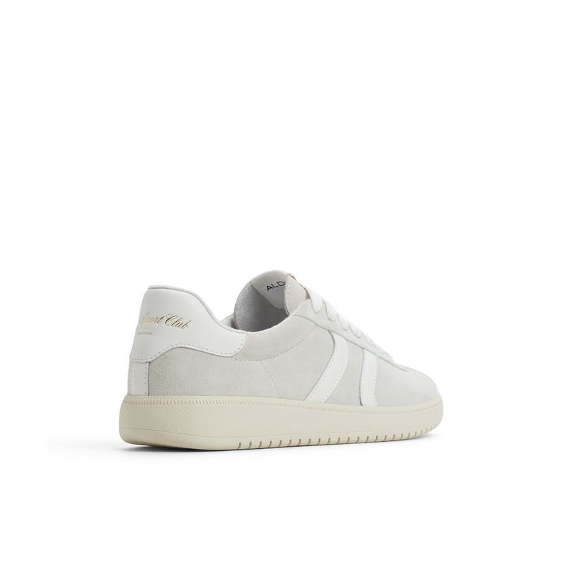 CHICSNEAKER050.5